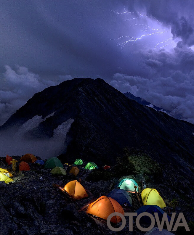 第17回 雷写真コンテスト受賞作品 佳作 -夏山の夜-